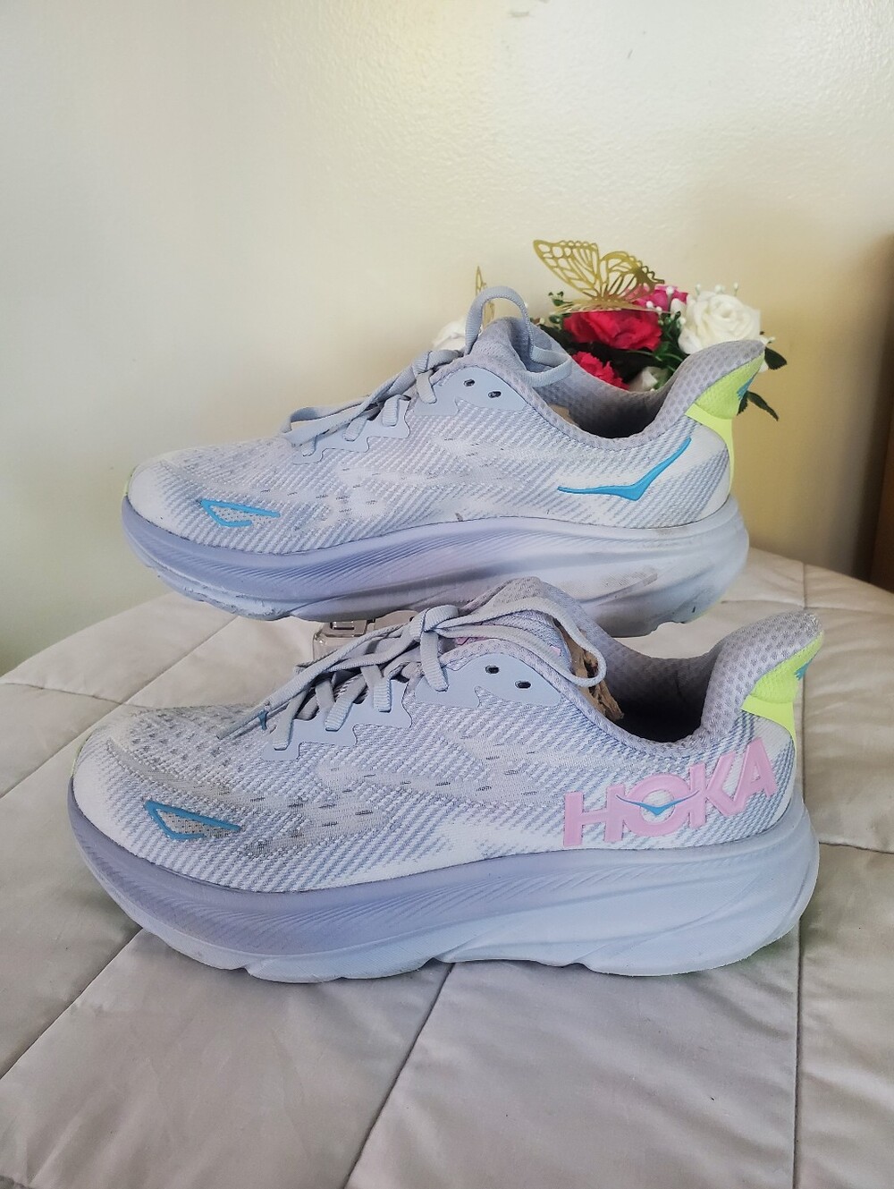 HOKA One Women's Clifton 9 Wide Sky Blue/Pink  Size 8.5D - Picture 3 of 7